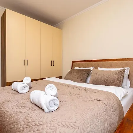 Апартамент Alvera 1br With Private Parking Пловдив