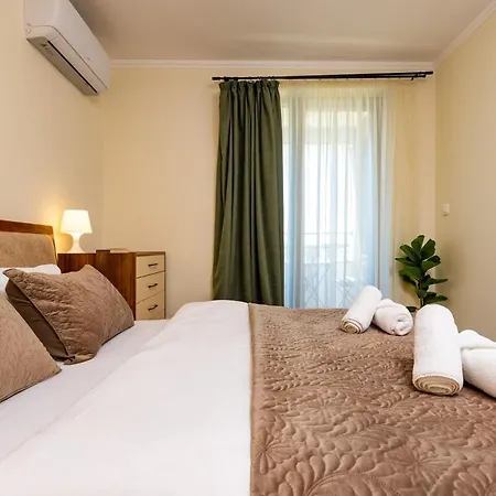 Alvera 1br With Private Parking Plovdiv