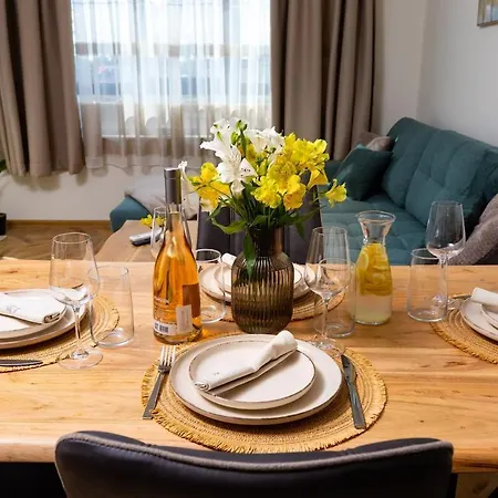 Апартамент Alvera 1br With Private Parking Пловдив