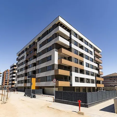 Alvera 1br With Private Parking Апартамент